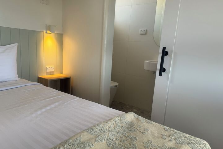 Room 5 of 27