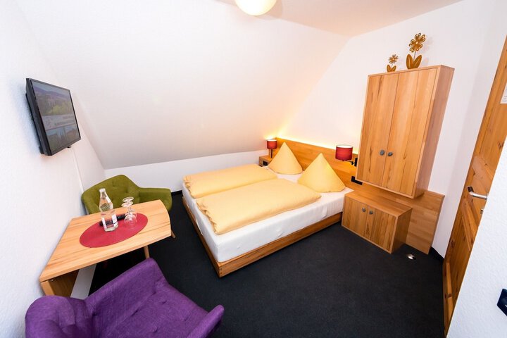 Room 6 of 30