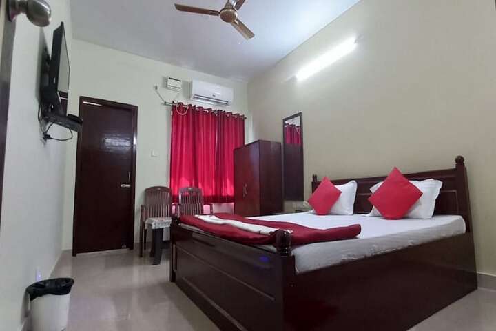 Room 10 of 15