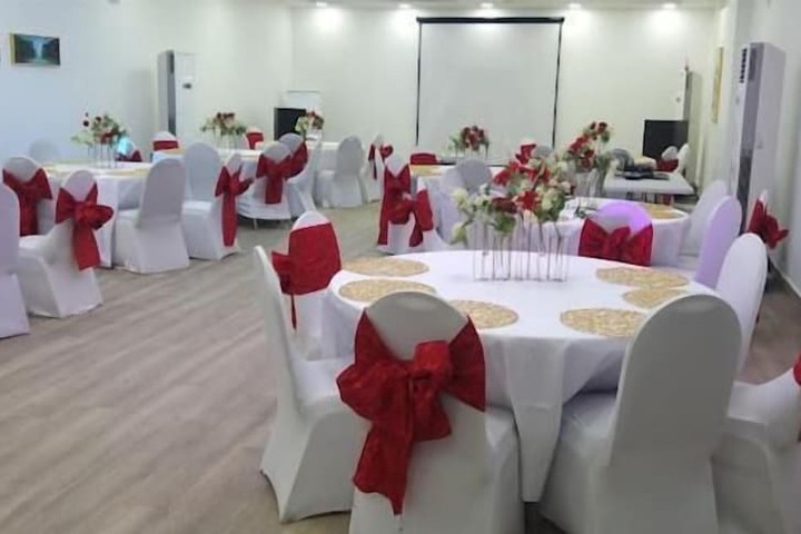 Ballroom/Hall 8 of 10