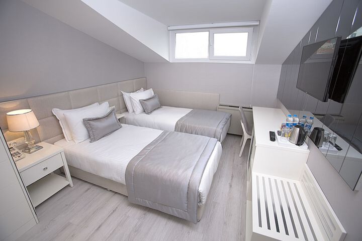 Room 3 of 17