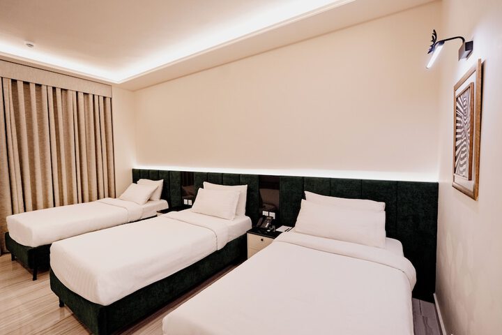 Room 21 of 93