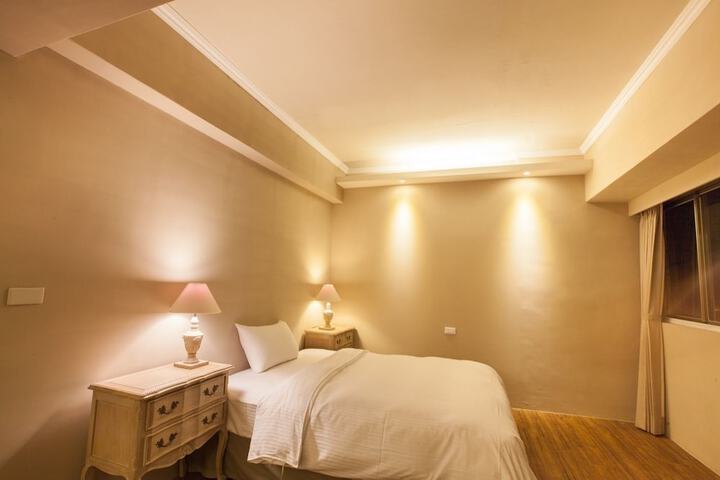 Room 11 of 36