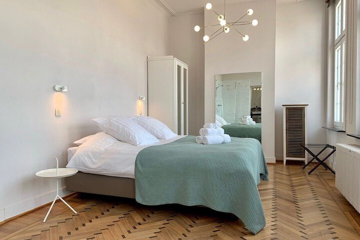 Room 4 of 47