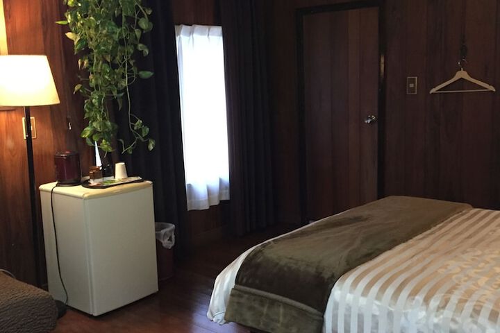 Room 8 of 68