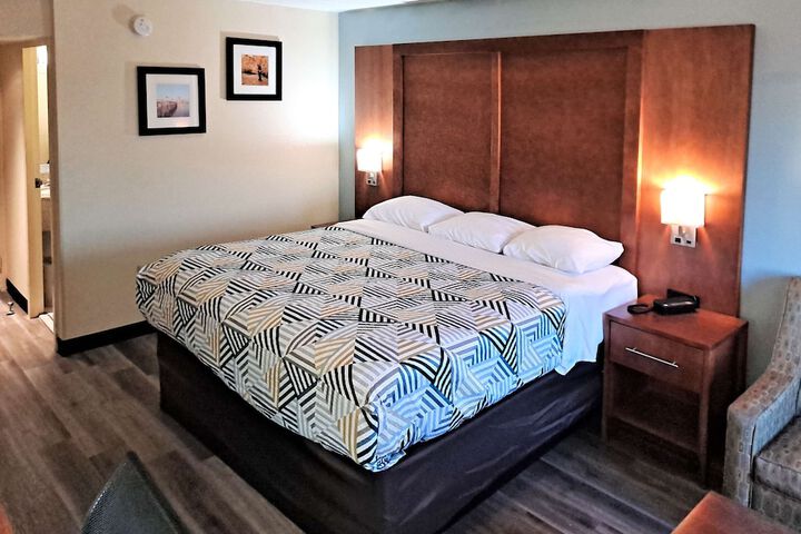 1 King Bed Micfridge Sofa Bed (8 of 15)