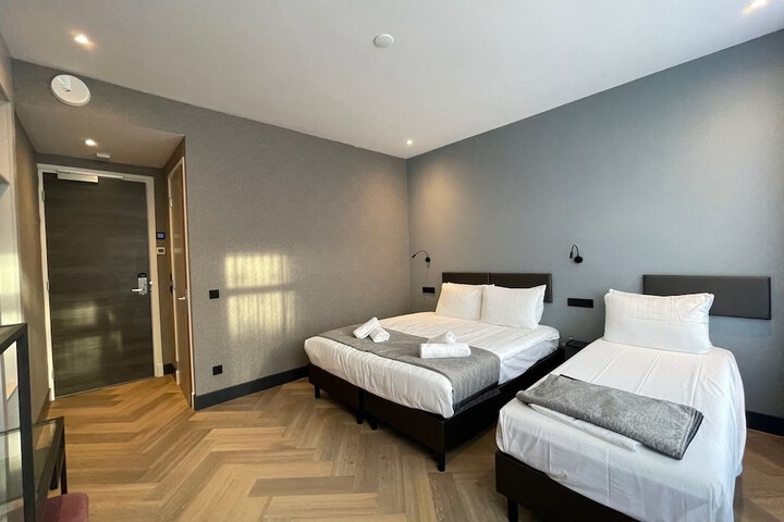 Room 37 of 52