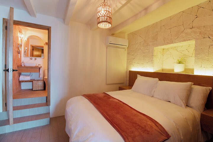 Room 10 of 52
