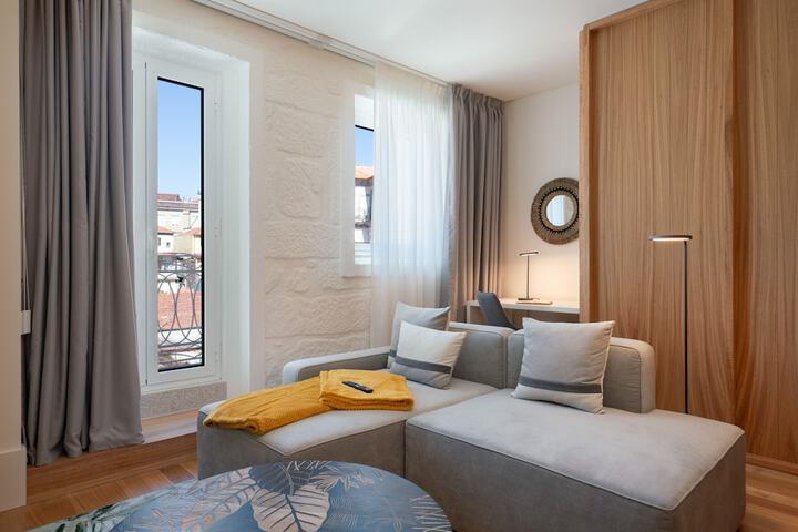 Room 10 of 72