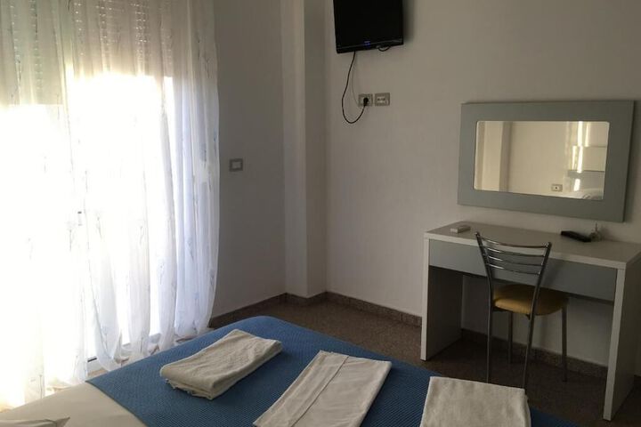 Room 7 of 37