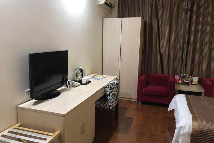 Room 19 of 27