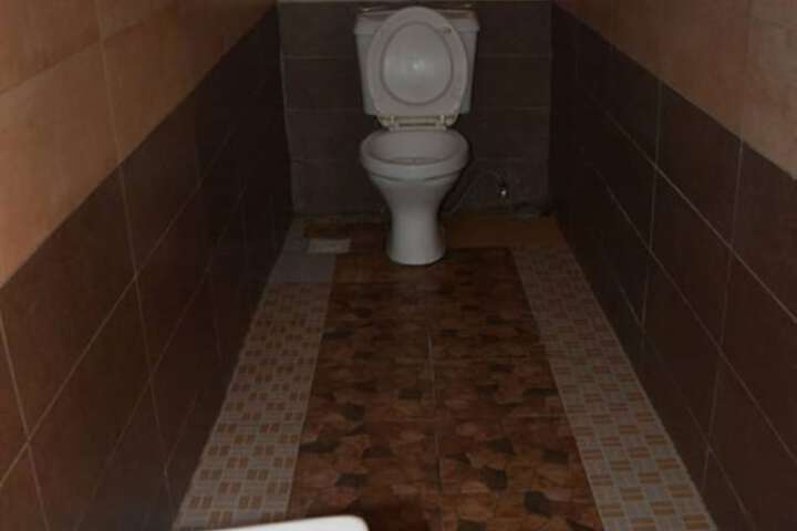 Room 12 of 20