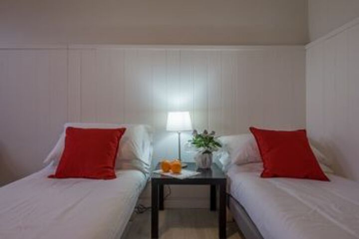 Room 62 of 100