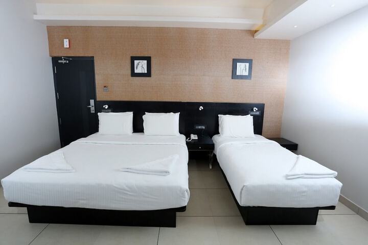 Room 7 of 25
