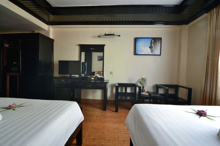Room 15 of 53