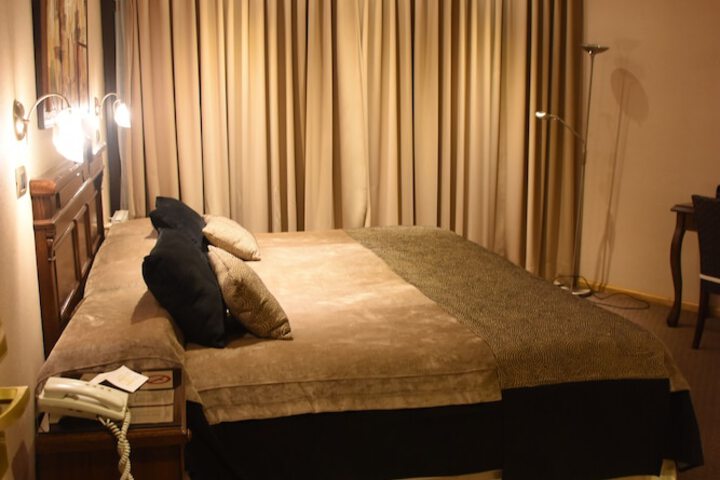 Room 17 of 93