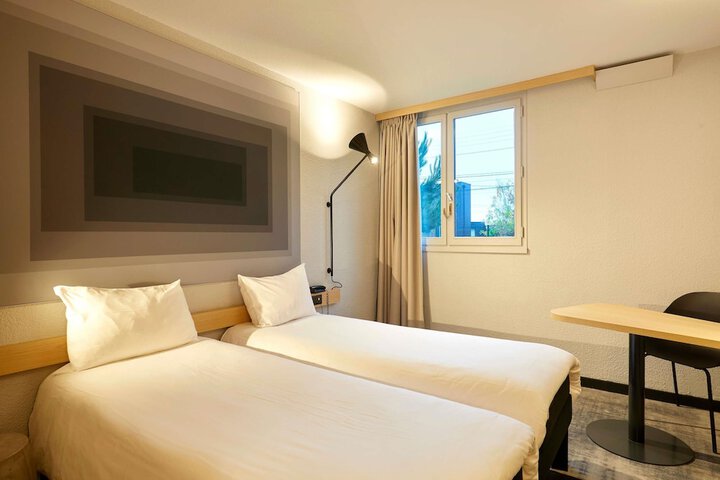 Room 22 of 60