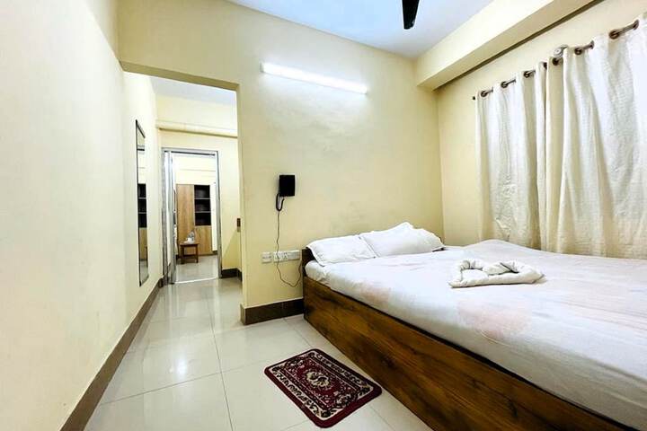 Room 8 of 33