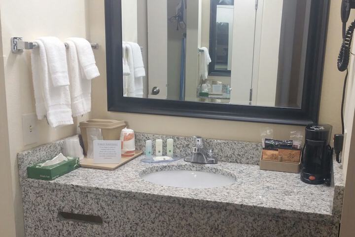 Bathroom sink