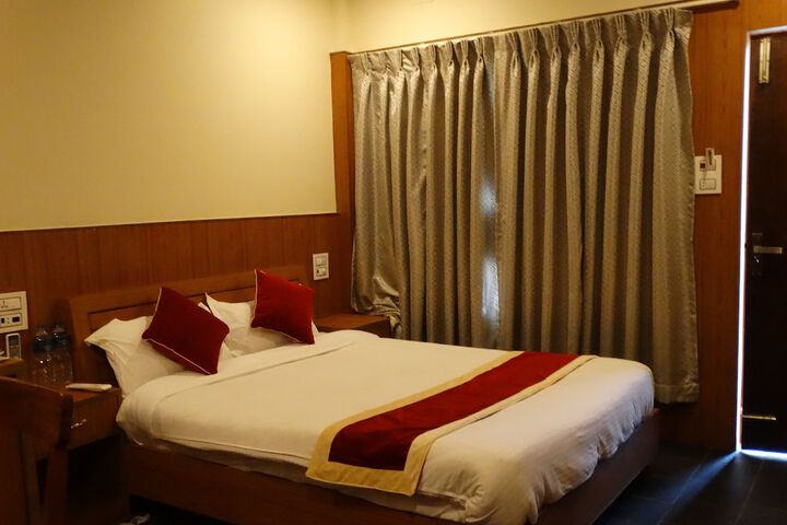 Room 8 of 48
