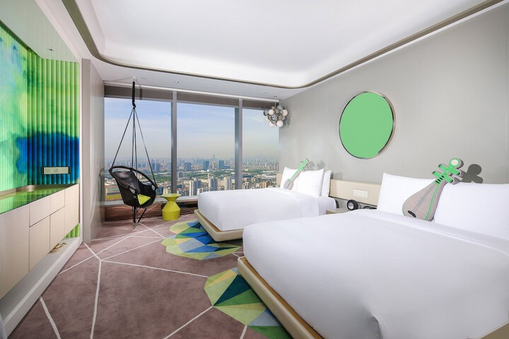 Room 10 of 168