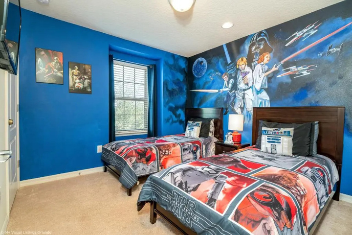 Room 5 of 7