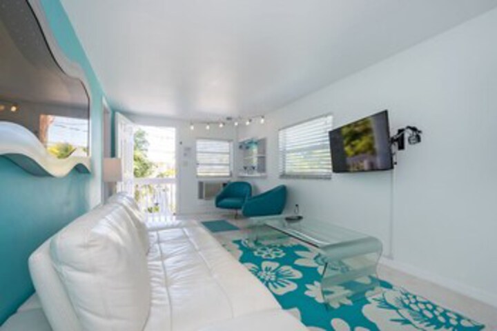 Room 4 of 36
