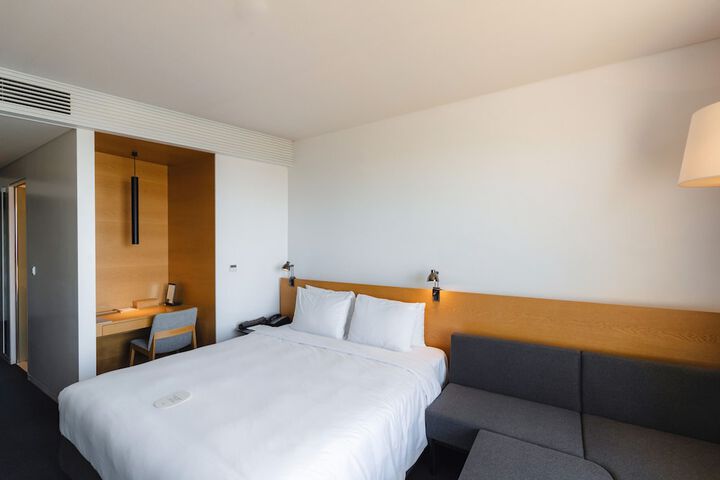 Room 49 of 161