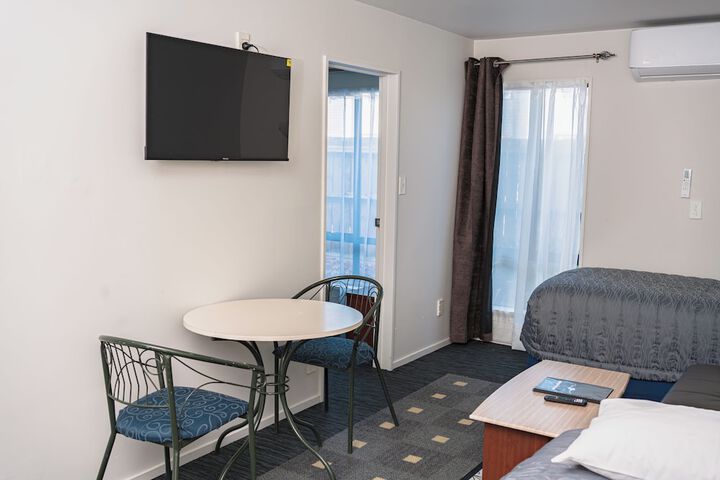 Room 15 of 33