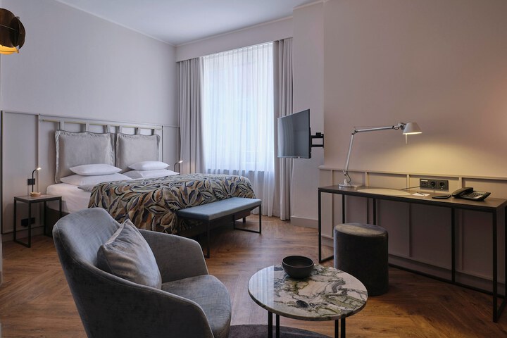 Room 34 of 57