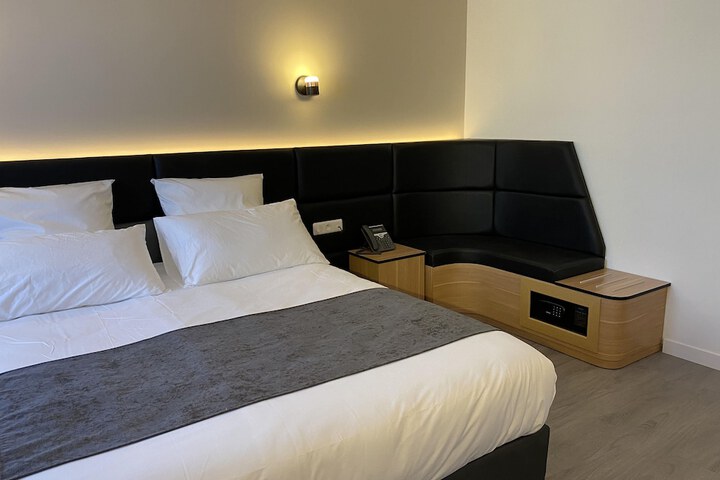Room 7 of 43