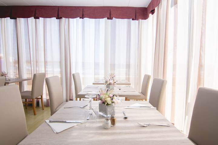 Dining Photos
