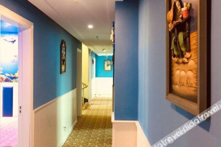 Hotel Interior 11 of 25