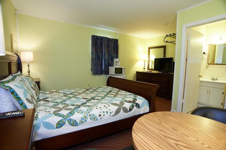 Room 8 of 23