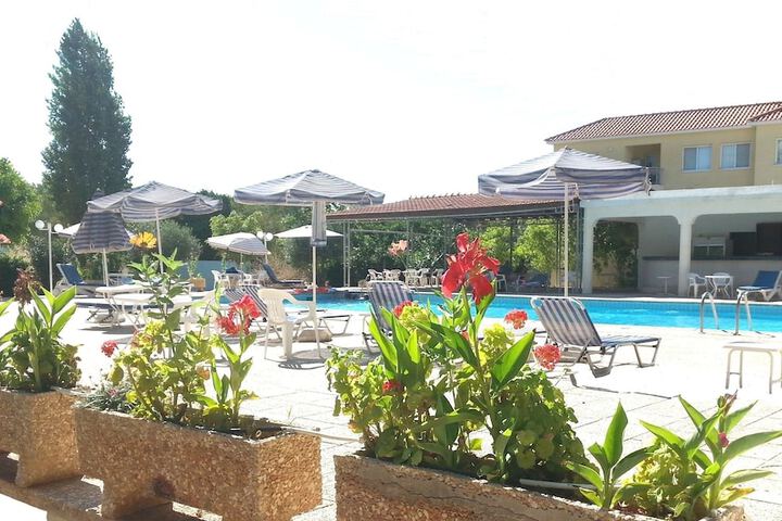 Hotel Pool