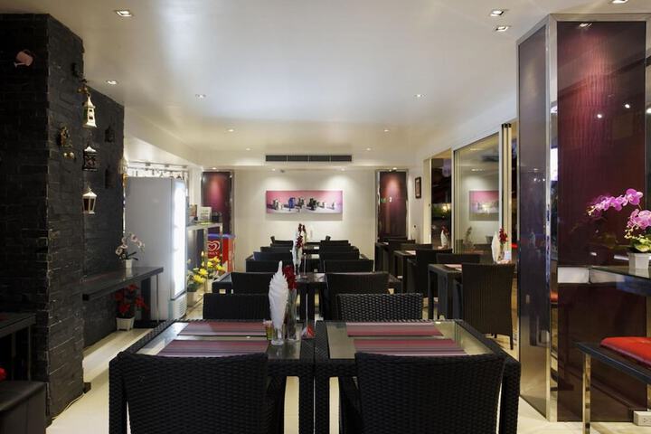 Dining 60 of 78