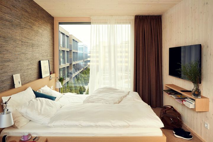 Room 34 of 67
