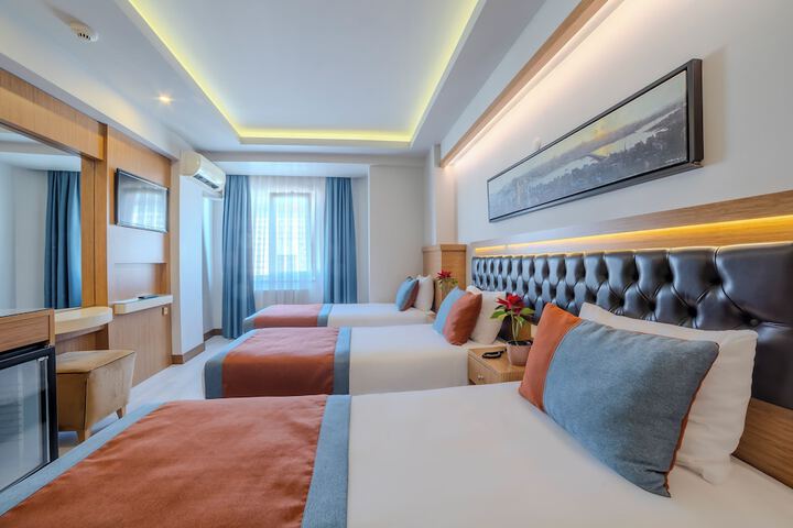 Room 44 of 66