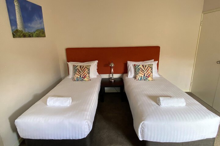Room 5 of 24