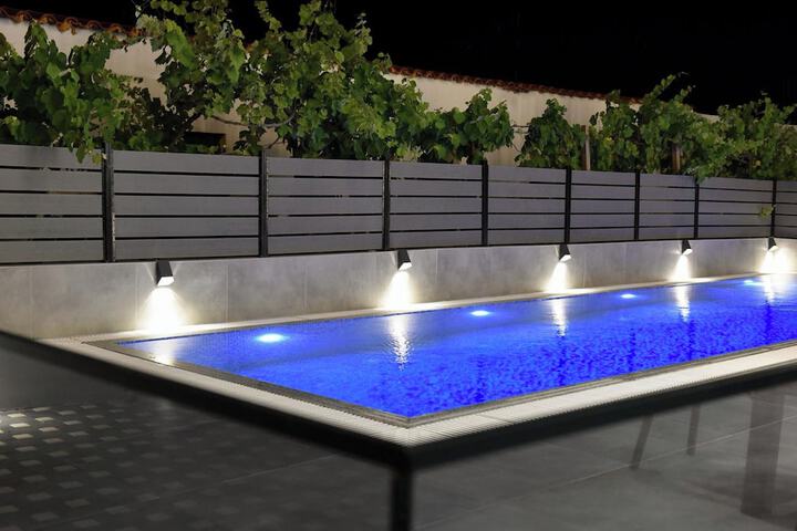 Pool 141 of 164