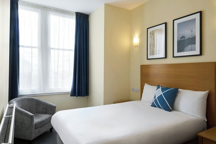 Room 37 of 60