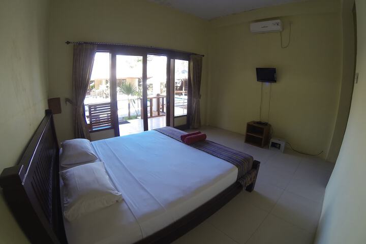 Room 9 of 31