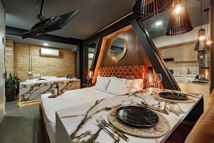 Room 45 of 230