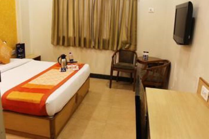Room 6 of 26