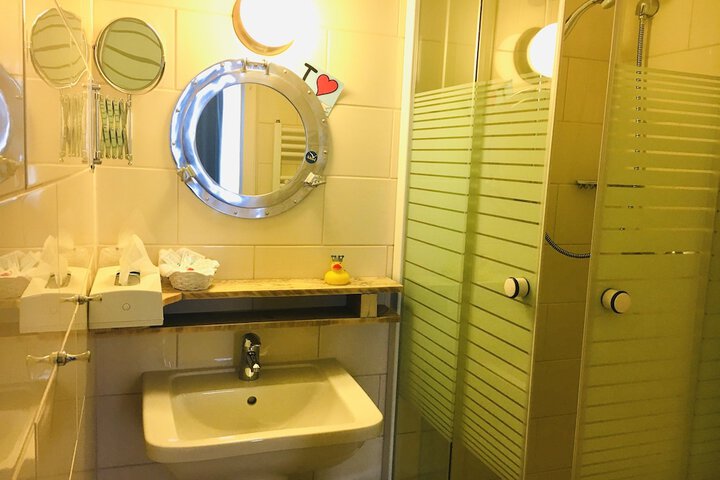 Room 14 of 70