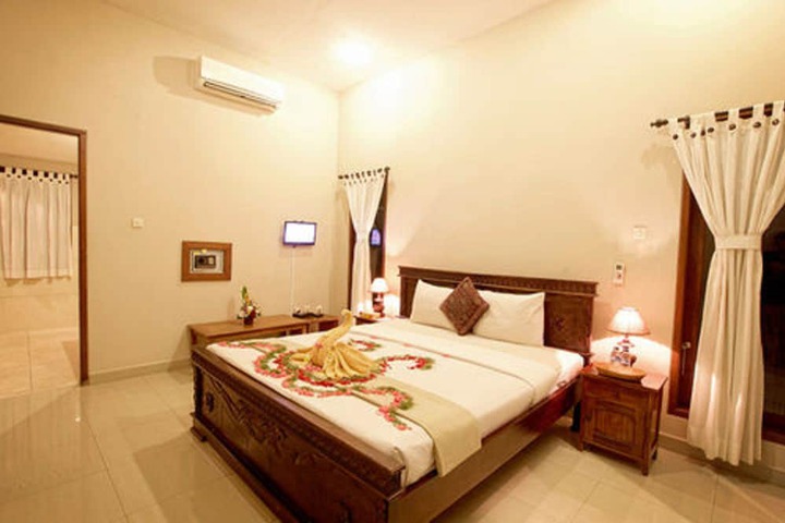 Room 4 of 38