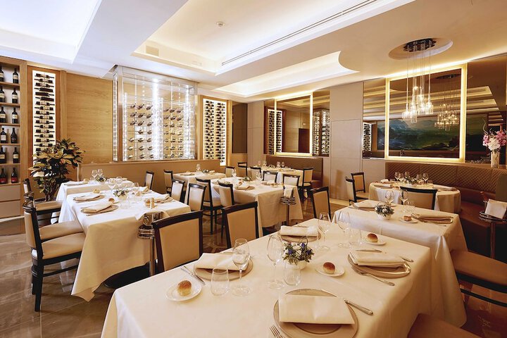 Dining 110 of 142