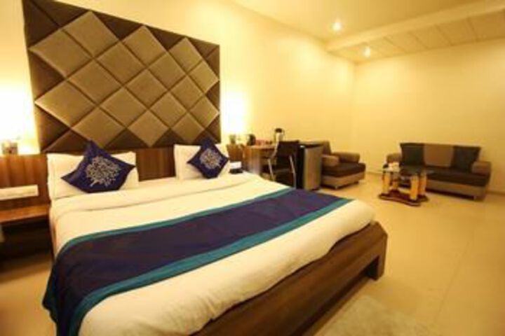 Room 7 of 23