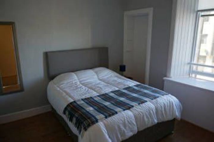 Room 2 of 25