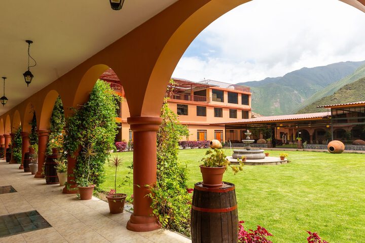 Hotel Exterior 33 of 37